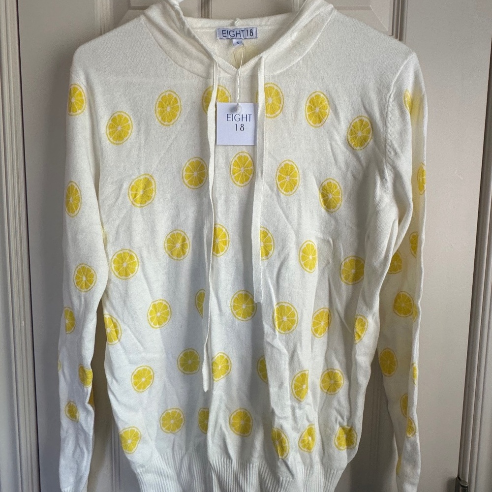 Pullover 100% cotton sweater with hood and cute lemon pattern! NWT Small